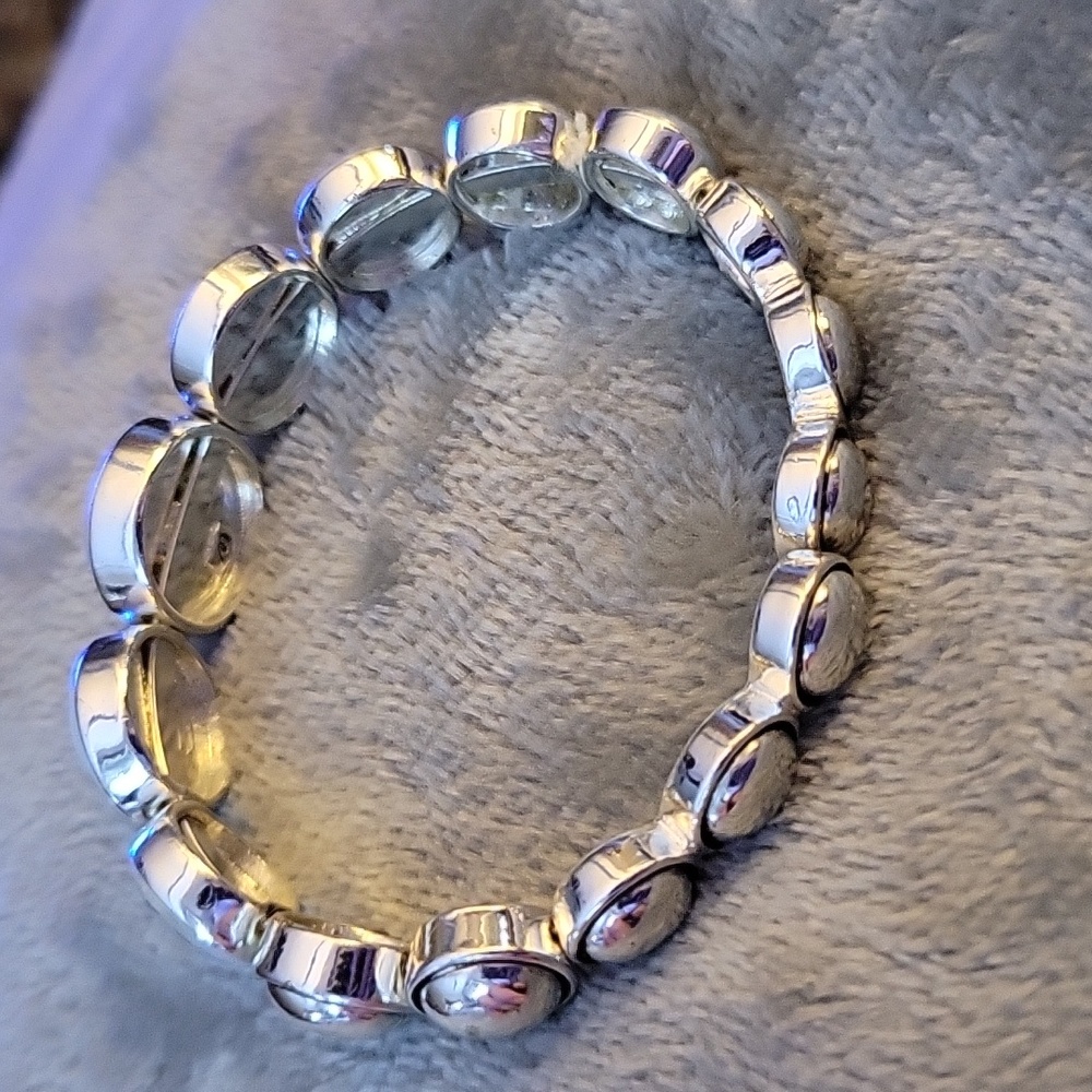 Silver bracelet white faceted stones  circles on top silver circles in Back EUC… - Picture 7 of 7